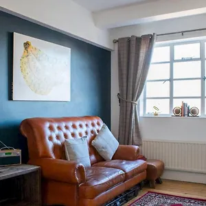 Appartamento Beautifully Decorated Contemporary 2 Bedroom Flat, Londra